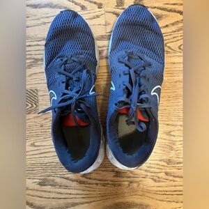 Guys Nike Size 13 Athletic Shoes